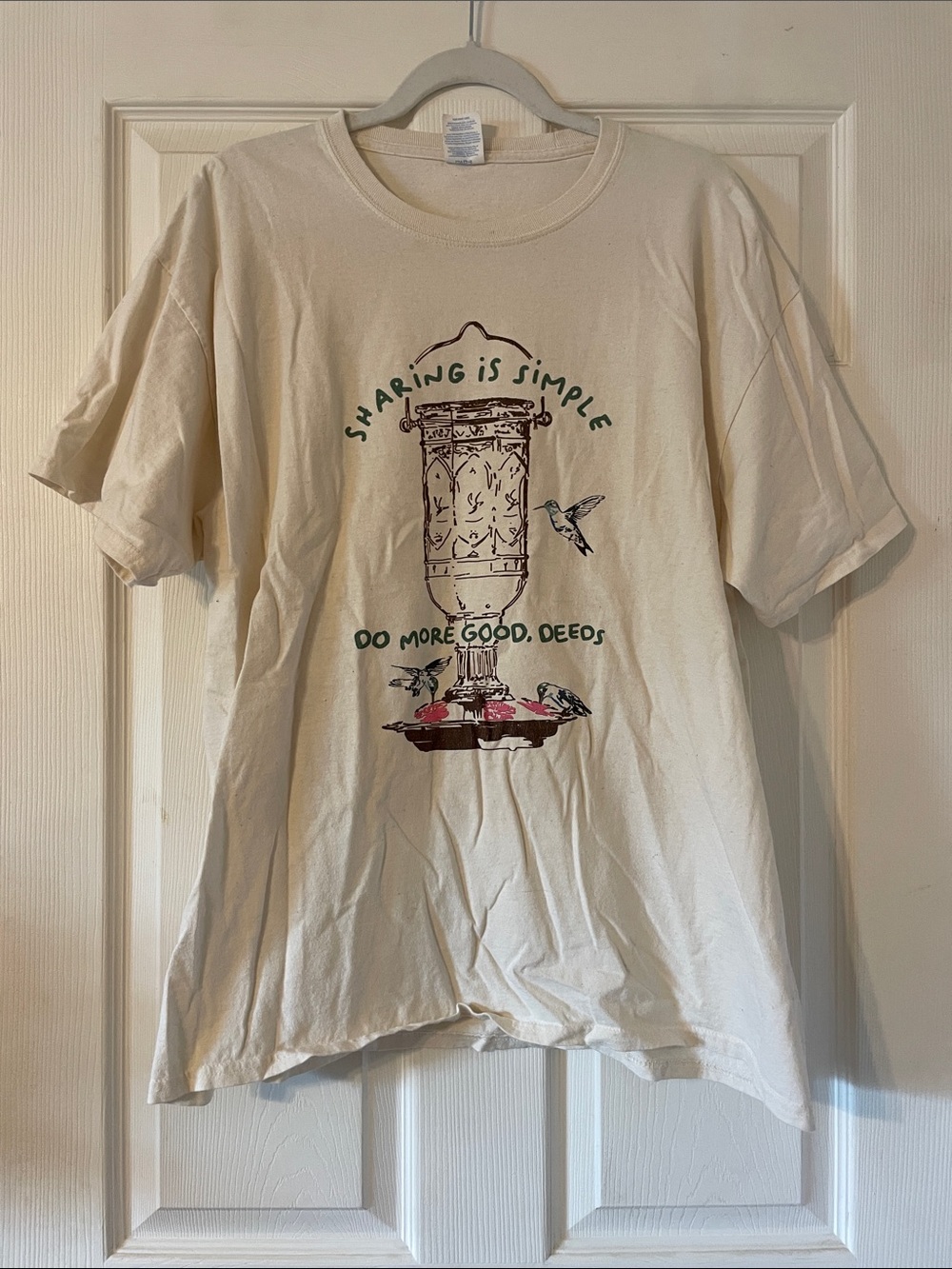 Cream Graphic Tee "Sharing Is Simple"
